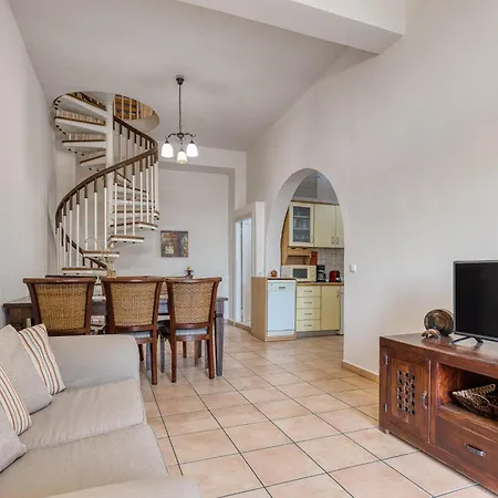 Kaminaki By Tsiolis Family